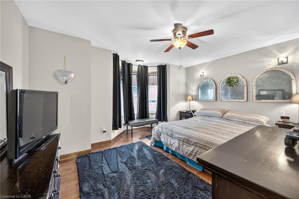 22 Griffith Street, Welland, ON - Indoor Photo Showing Bedroom