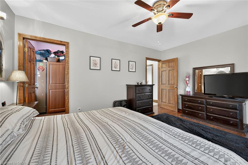22 Griffith Street, Welland, ON - Indoor Photo Showing Bedroom