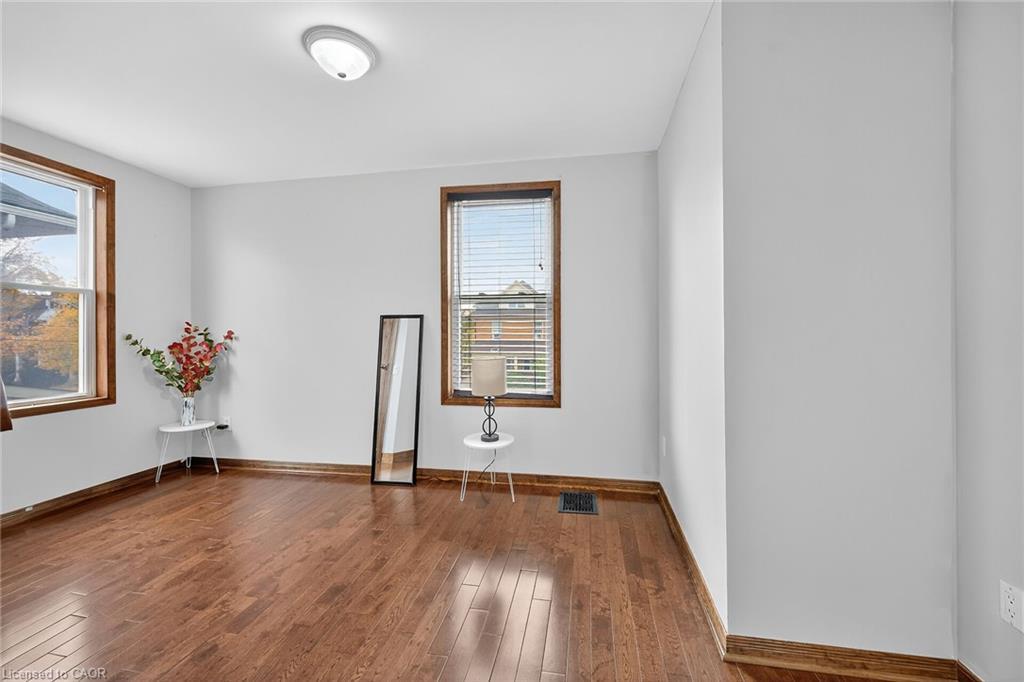 22 Griffith Street, Welland, ON - Indoor Photo Showing Other Room