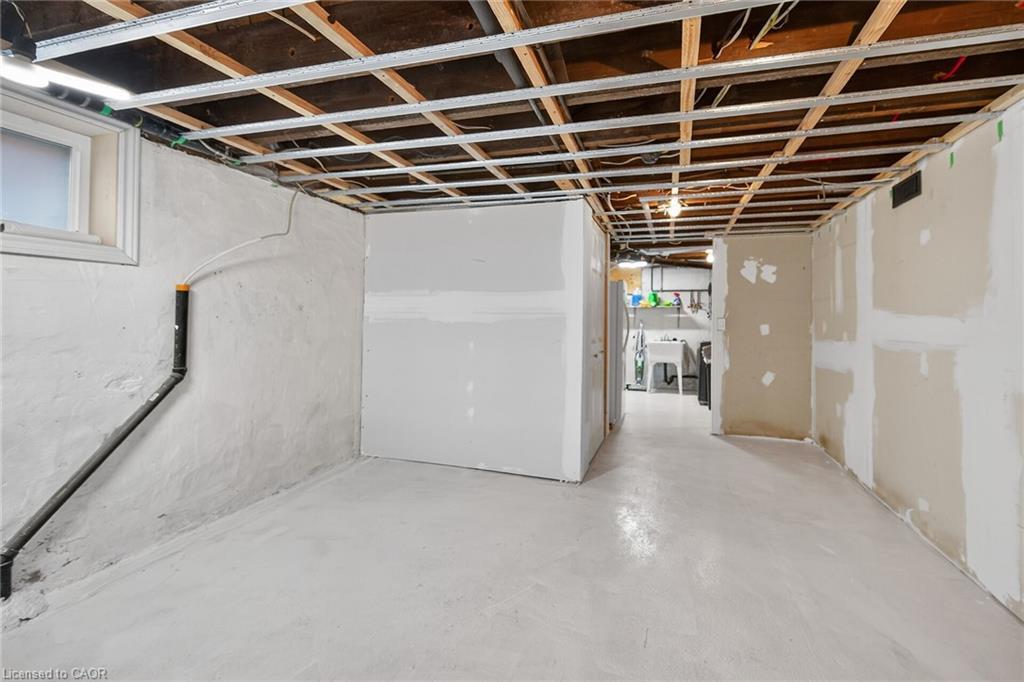 22 Griffith Street, Welland, ON - Indoor Photo Showing Basement