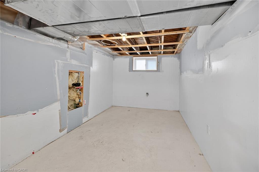 22 Griffith Street, Welland, ON - Indoor Photo Showing Basement