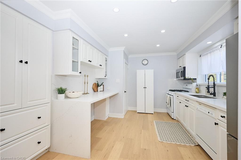 2214 Prospect Street, Burlington, ON - Indoor Photo Showing Kitchen With Double Sink