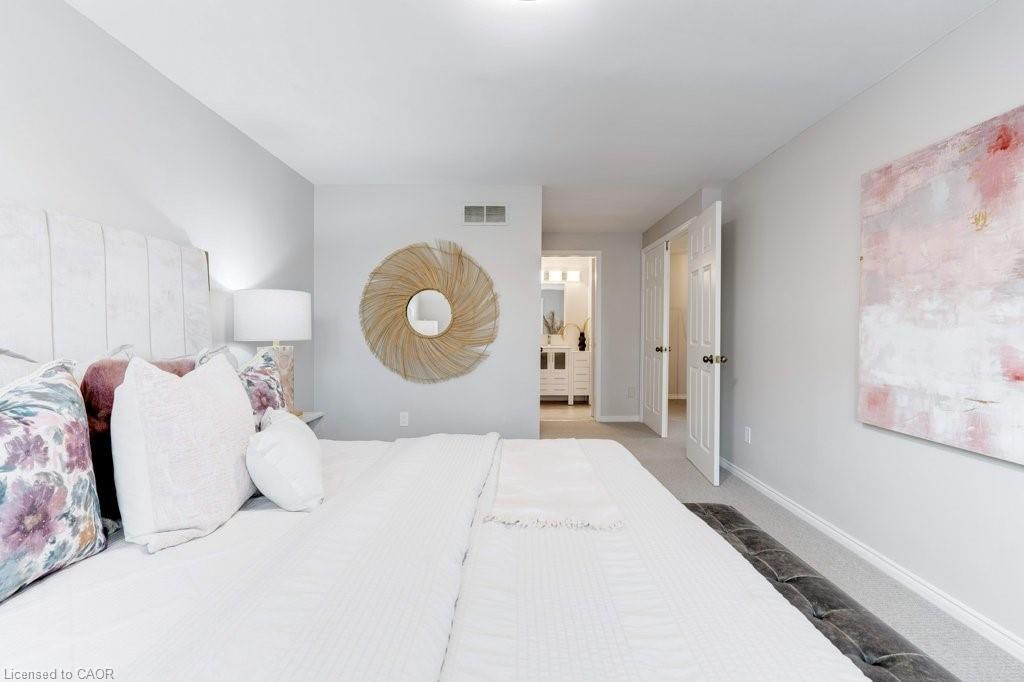 4-1509 Upper Middle Road, Burlington, ON - Indoor Photo Showing Bedroom