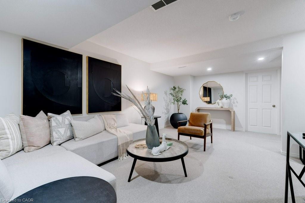 4-1509 Upper Middle Road, Burlington, ON - Indoor Photo Showing Living Room