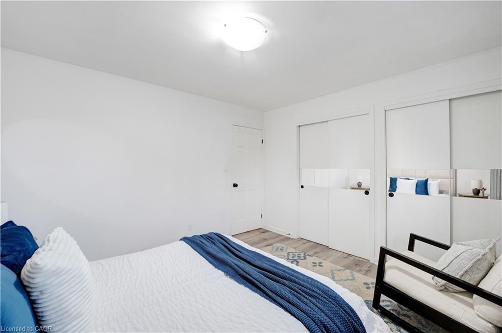 7250 Maywood Street, Niagara Falls, ON - Indoor Photo Showing Bedroom