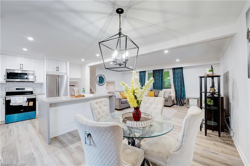 7250 Maywood Street, Niagara Falls, ON - Indoor Photo Showing Dining Room