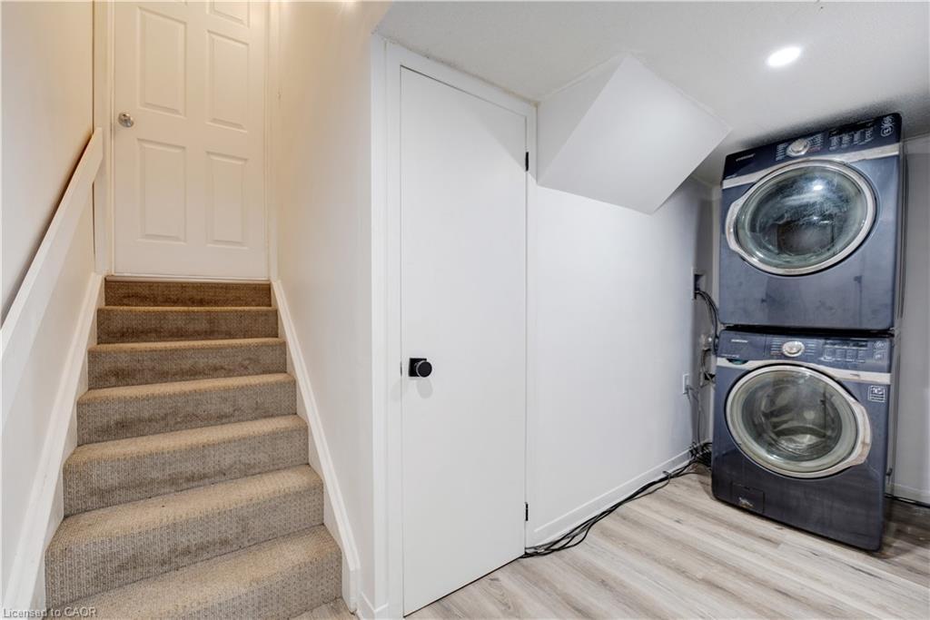 7250 Maywood Street, Niagara Falls, ON - Indoor Photo Showing Laundry Room