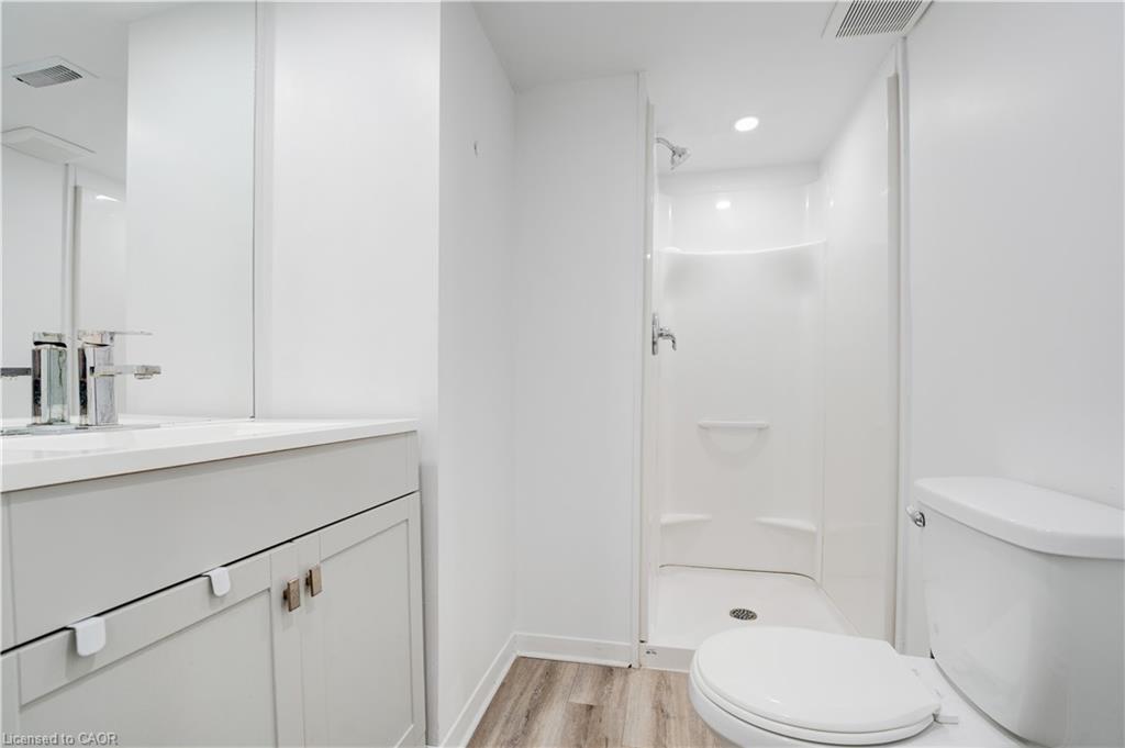7250 Maywood Street, Niagara Falls, ON - Indoor Photo Showing Bathroom