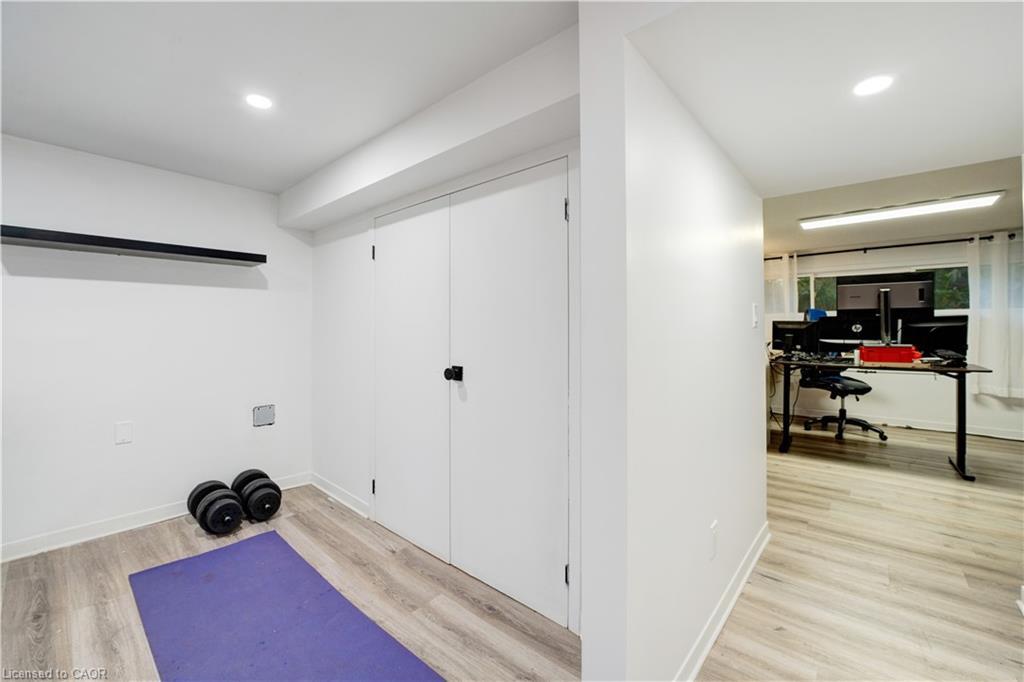 7250 Maywood Street, Niagara Falls, ON - Indoor Photo Showing Other Room