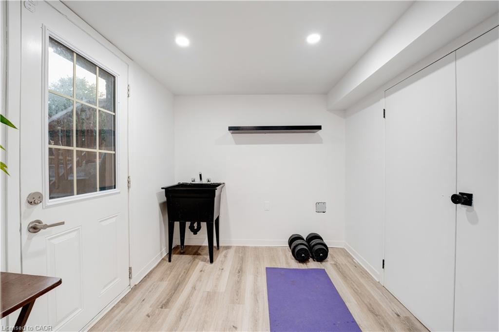 7250 Maywood Street, Niagara Falls, ON - Indoor Photo Showing Other Room