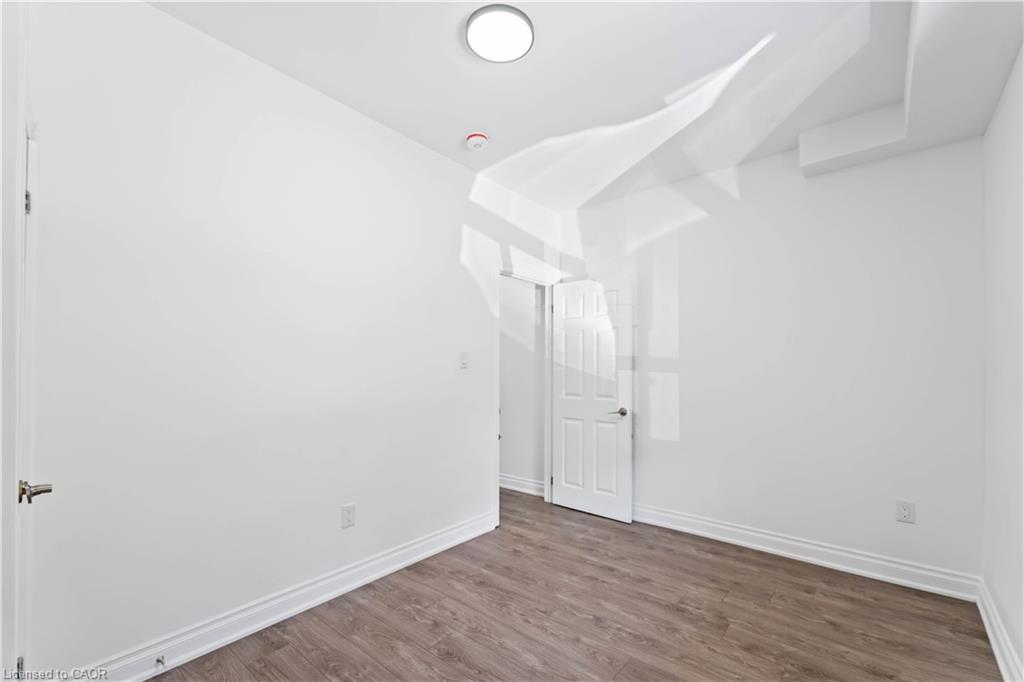 2-110 Myrtle Avenue, Hamilton, ON - Indoor Photo Showing Other Room