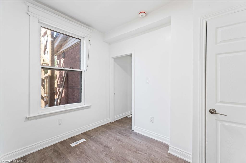 2-110 Myrtle Avenue, Hamilton, ON - Indoor Photo Showing Other Room