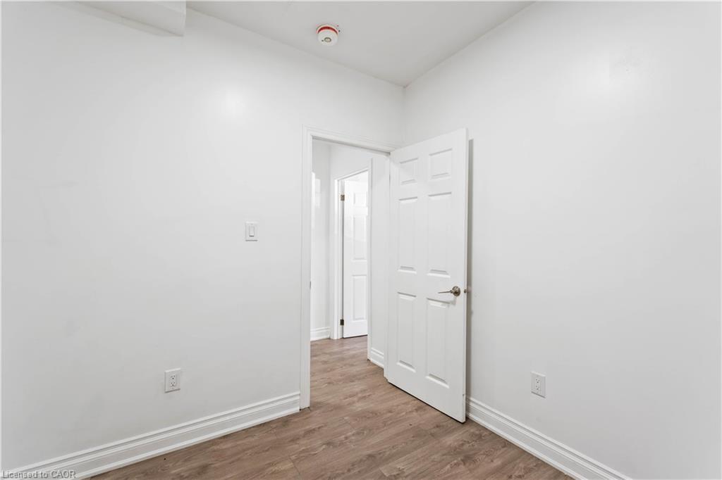 2-110 Myrtle Avenue, Hamilton, ON - Indoor Photo Showing Other Room