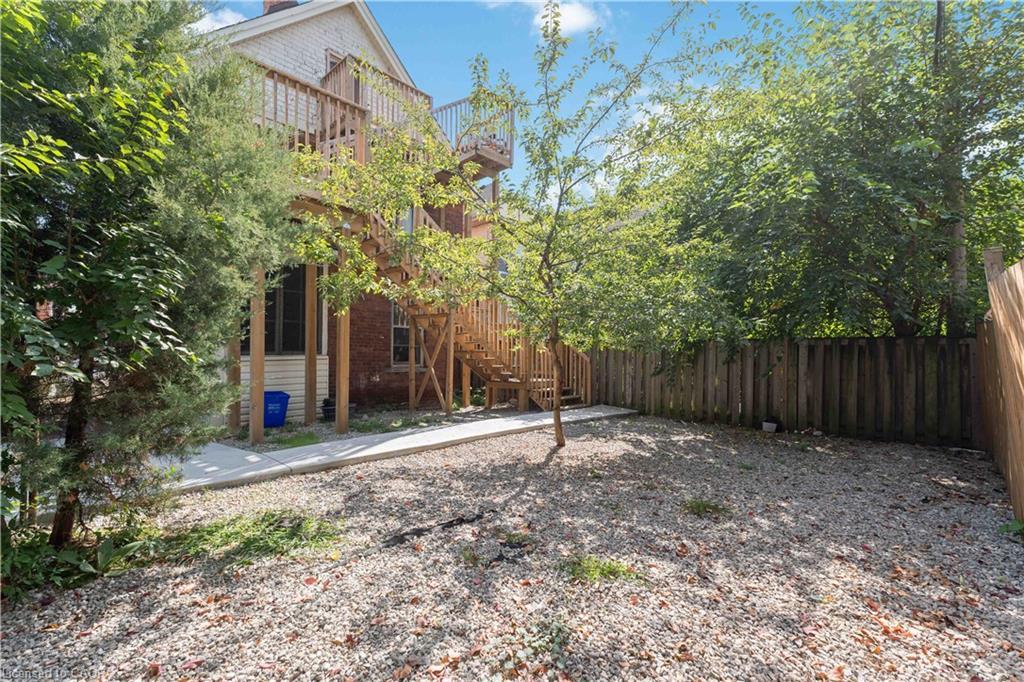 2-110 Myrtle Avenue, Hamilton, ON - Outdoor