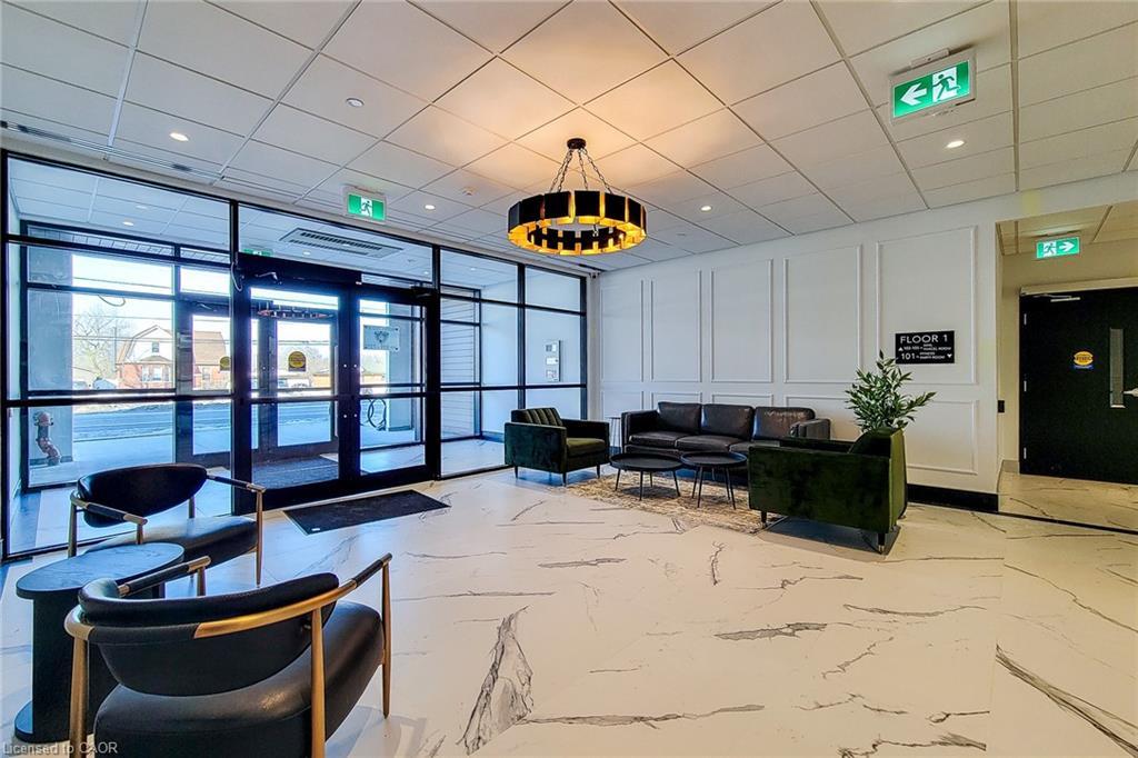 518-1936 Rymal Road E, Hamilton, ON - Indoor Photo Showing Other Room