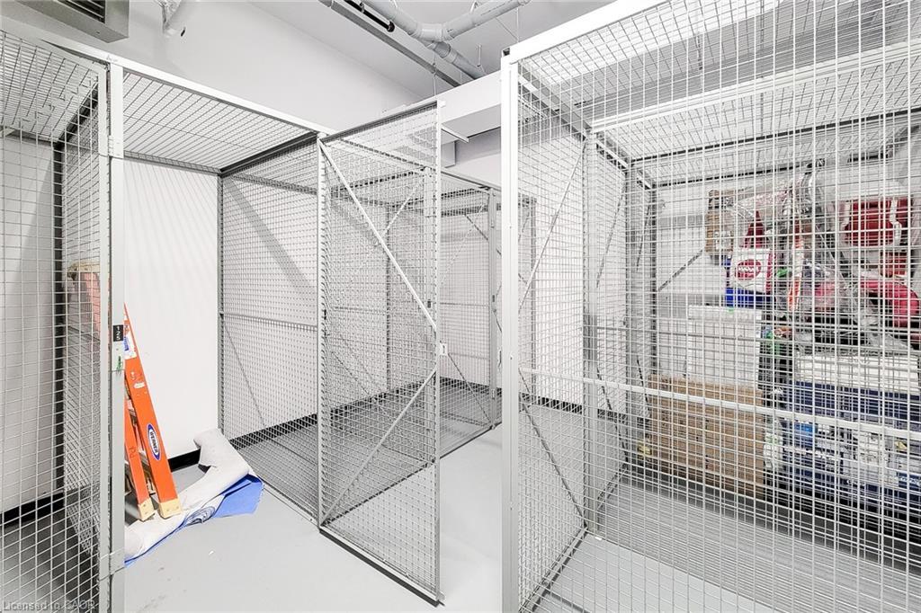 518-1936 Rymal Road E, Hamilton, ON - Indoor With Storage