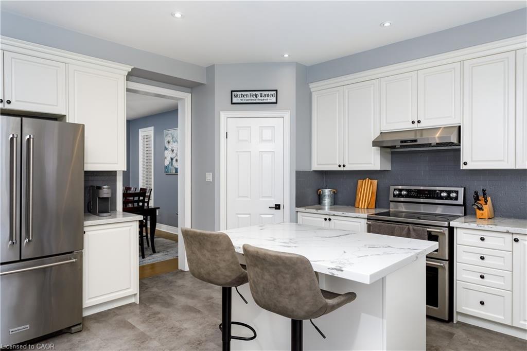 2472 Chaplin Road, Oakville, ON - Indoor Photo Showing Kitchen With Stainless Steel Kitchen