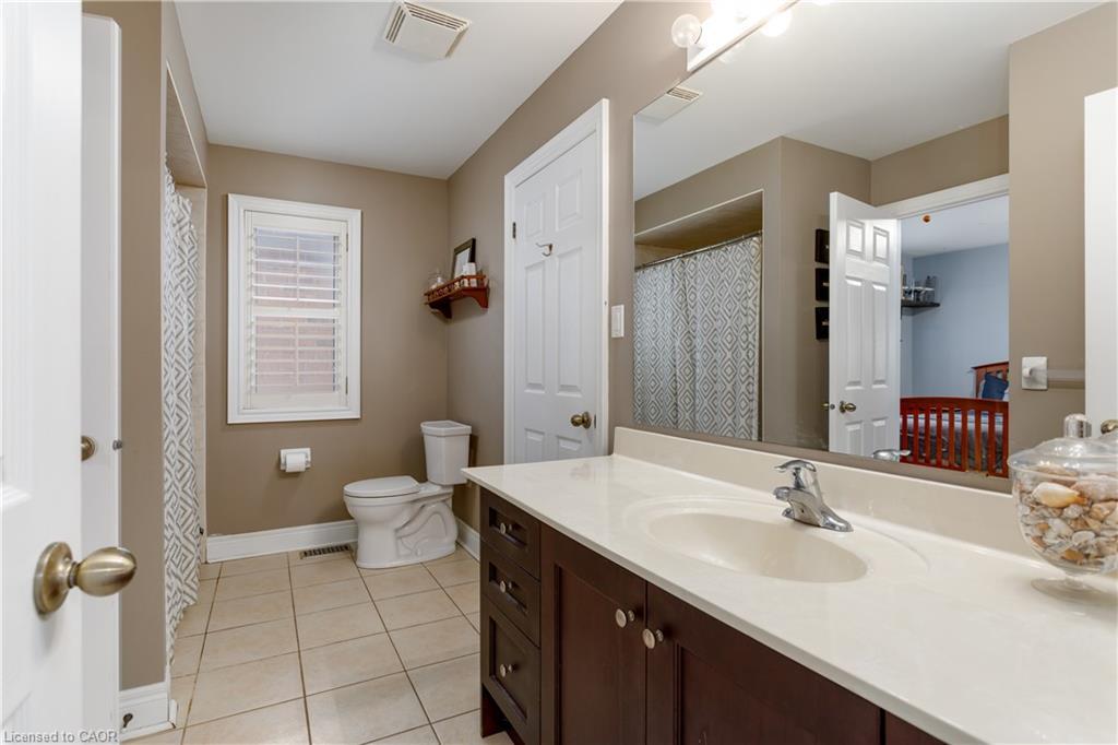 2472 Chaplin Road, Oakville, ON - Indoor Photo Showing Bathroom