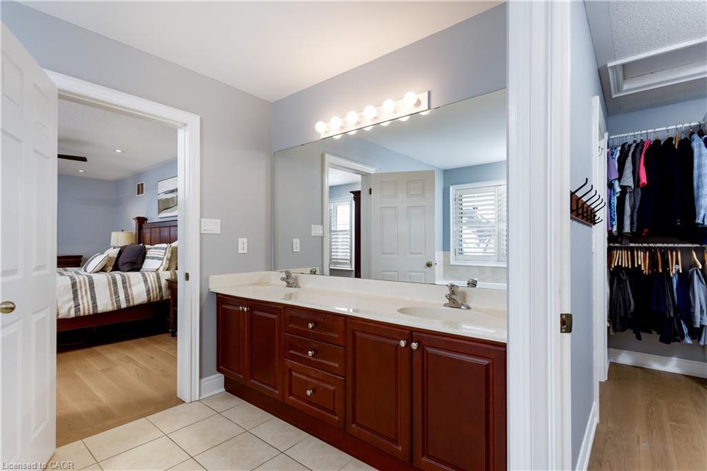 2472 Chaplin Road, Oakville, ON - Indoor Photo Showing Bathroom