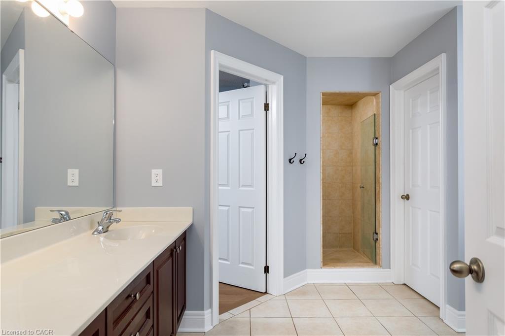 2472 Chaplin Road, Oakville, ON - Indoor Photo Showing Bathroom