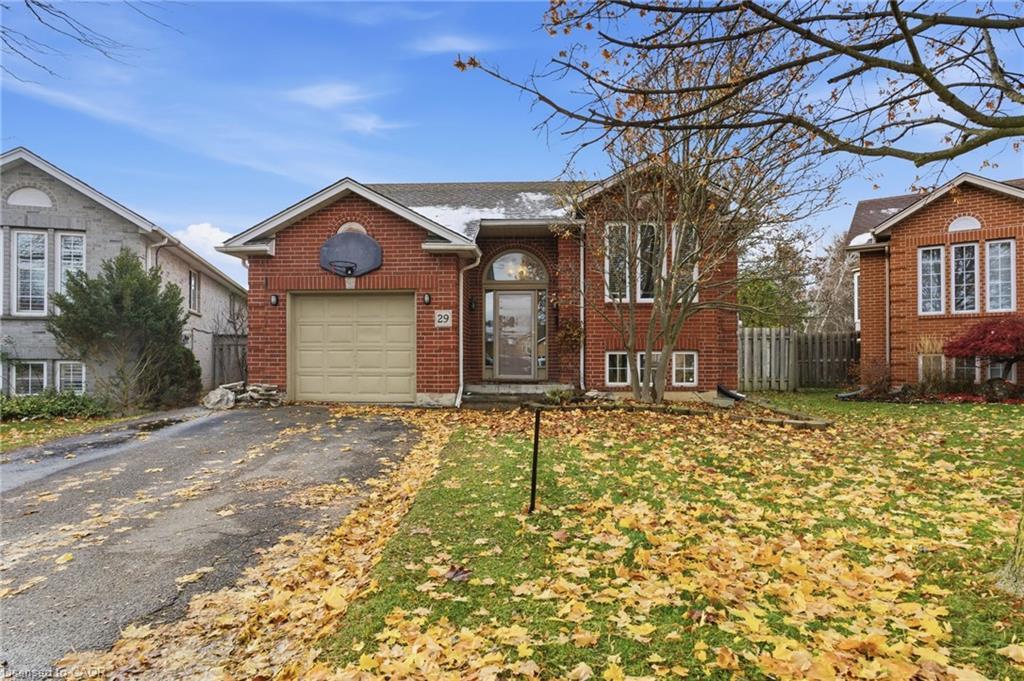 29 Strong Court, Brantford, ON - Outdoor