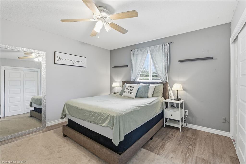 29 Strong Court, Brantford, ON - Indoor Photo Showing Bedroom