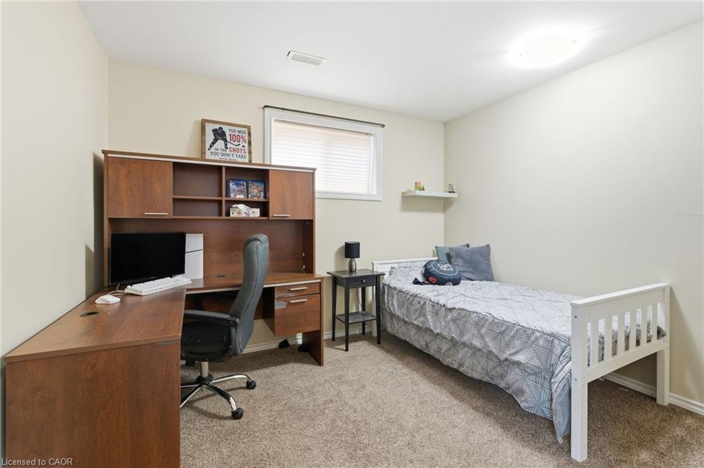 29 Strong Court, Brantford, ON - Indoor