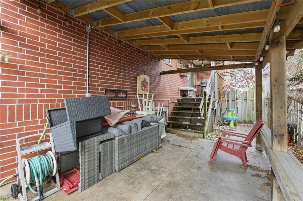 29 Strong Court, Brantford, ON - With Exterior