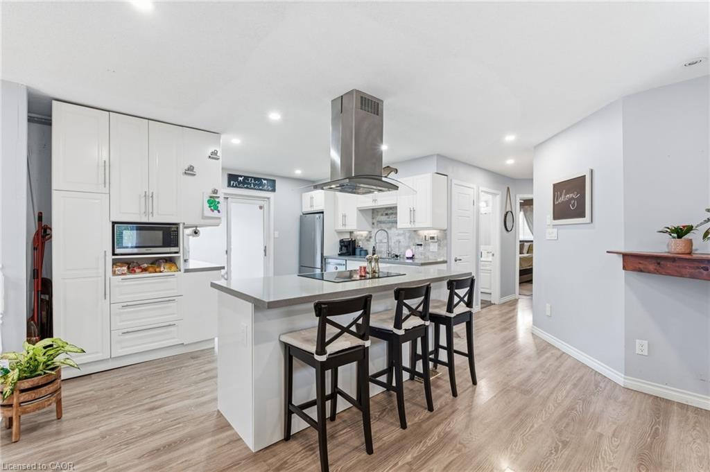 29 Strong Court, Brantford, ON - Indoor Photo Showing Kitchen