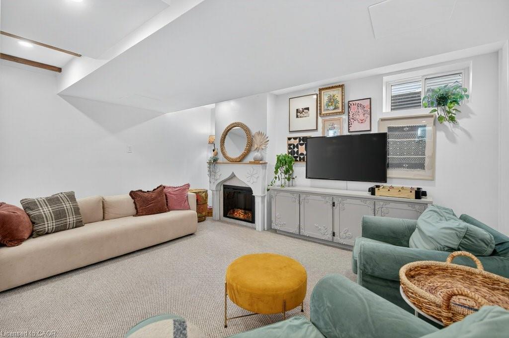 5 Lees Line, Lowbanks, ON - Indoor Photo Showing Living Room With Fireplace