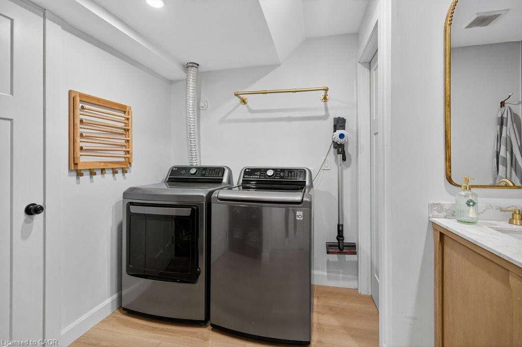 5 Lees Line, Lowbanks, ON - Indoor Photo Showing Laundry Room