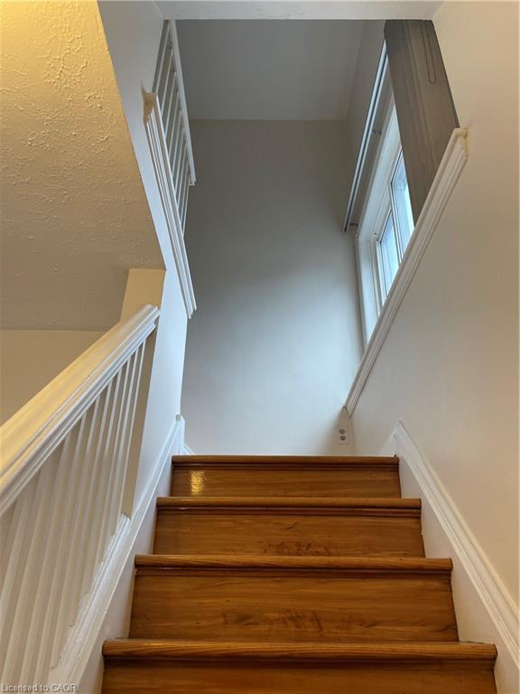 111 Ottawa Street, Hamilton, ON - Indoor Photo Showing Other Room