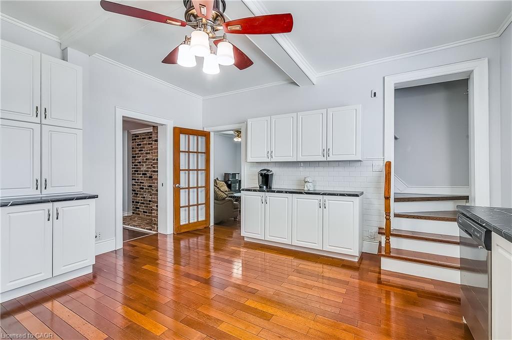 704 Roxborough Avenue, Hamilton, ON - Indoor Photo Showing Kitchen