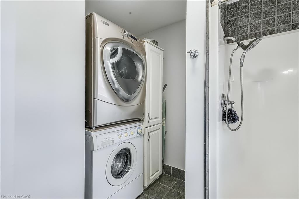 704 Roxborough Avenue, Hamilton, ON - Indoor Photo Showing Laundry Room