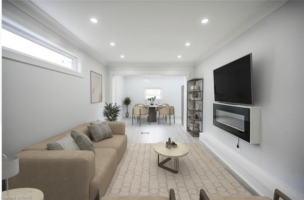 2-7 Chester Road, Hamilton, ON - Indoor Photo Showing Living Room