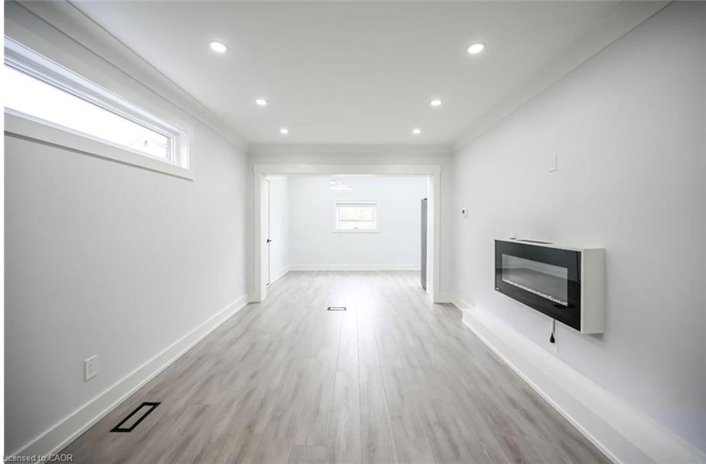 2-7 Chester Road, Hamilton, ON - Indoor With Fireplace