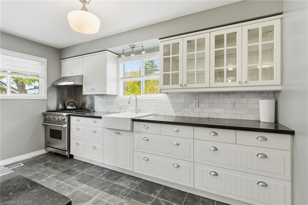 Upper-12 Cecilia Court, Hamilton, ON - Indoor Photo Showing Kitchen