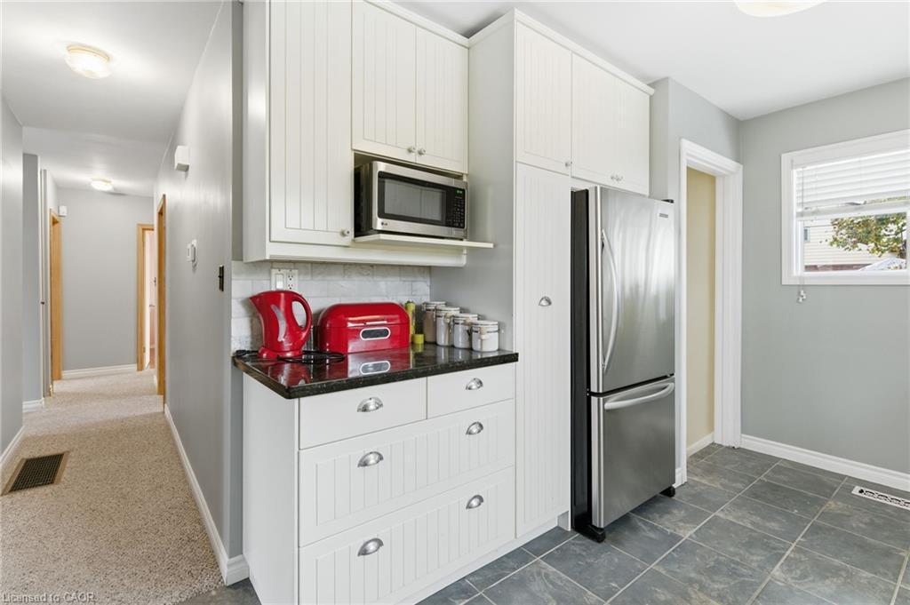 Upper-12 Cecilia Court, Hamilton, ON - Indoor Photo Showing Kitchen