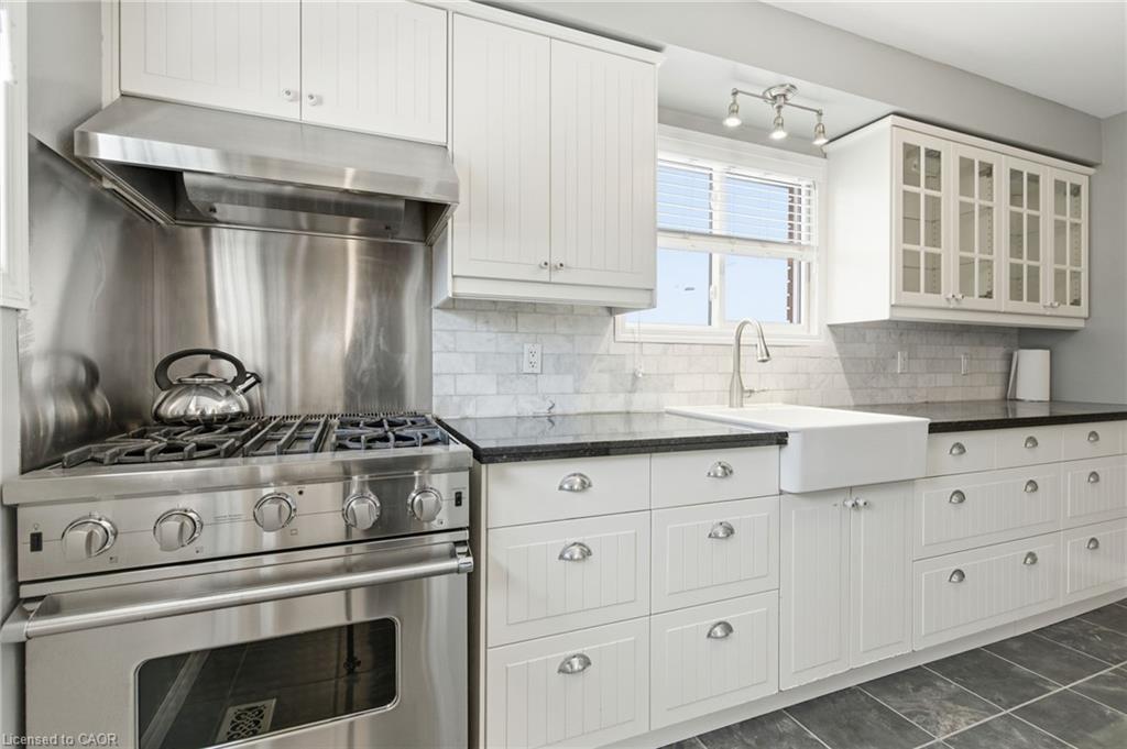 Upper-12 Cecilia Court, Hamilton, ON - Indoor Photo Showing Kitchen