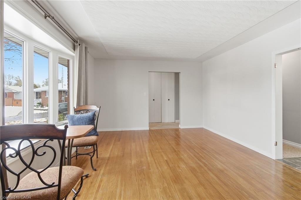 Upper-12 Cecilia Court, Hamilton, ON - Indoor Photo Showing Other Room