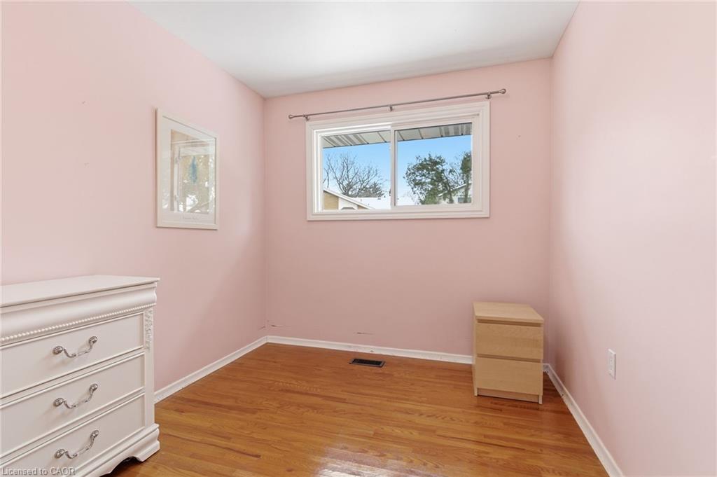 Upper-12 Cecilia Court, Hamilton, ON - Indoor Photo Showing Other Room