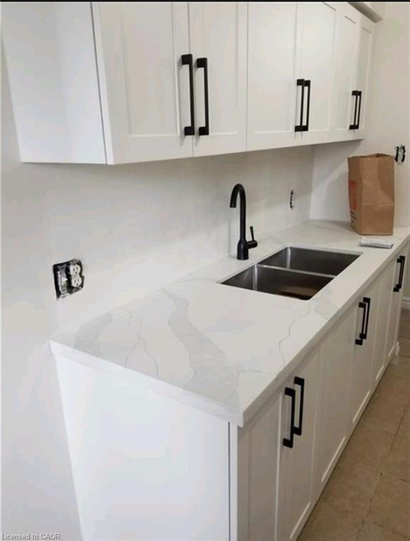 9-163 Chandler Drive, Kitchener, ON - Indoor Photo Showing Kitchen With Double Sink