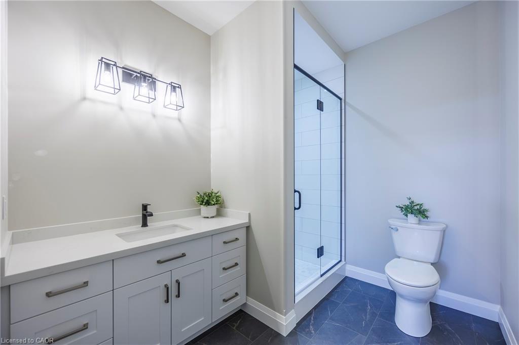 377 Argyle Avenue, Delhi, ON - Indoor Photo Showing Bathroom