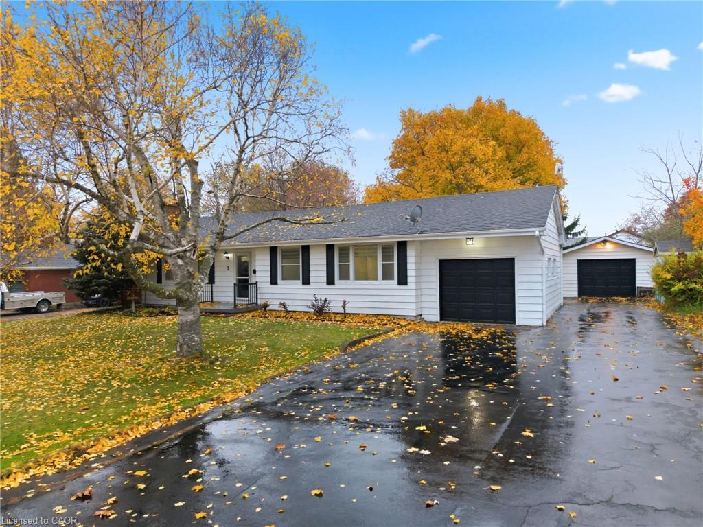 3 Algonquin Avenue, Dundas, ON - Outdoor With Facade