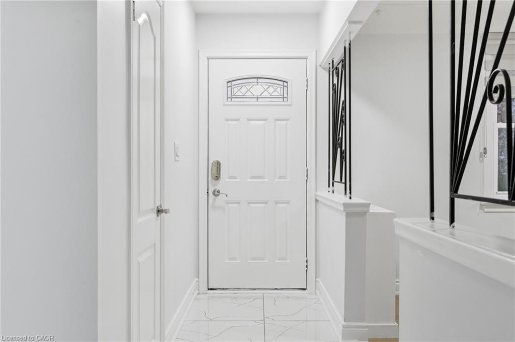 3 Algonquin Avenue, Dundas, ON - Indoor Photo Showing Other Room