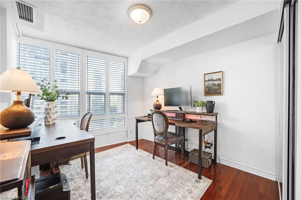 1005-1 Elm Drive W, Mississauga, ON - Indoor Photo Showing Office