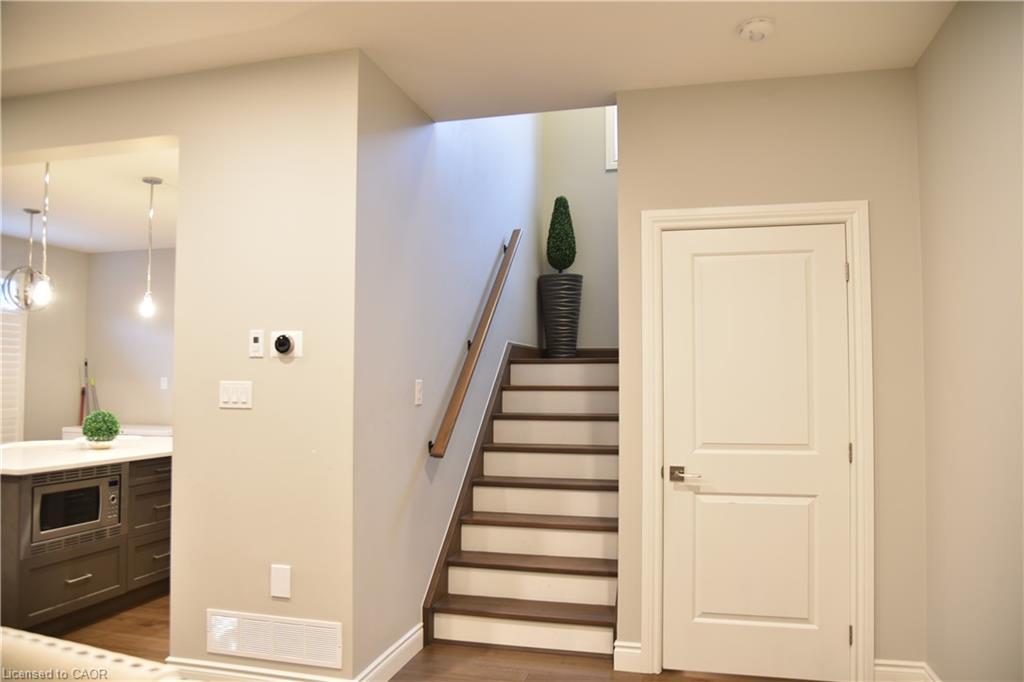 1930 Jim Hebb Way, London, ON - Indoor Photo Showing Other Room