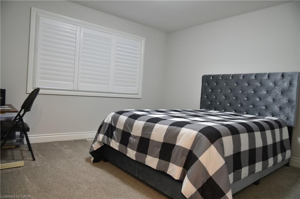 1930 Jim Hebb Way, London, ON - Indoor Photo Showing Bedroom