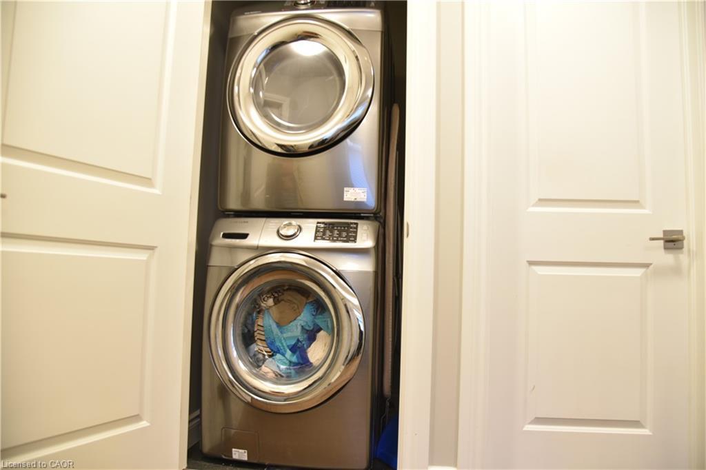 1930 Jim Hebb Way, London, ON - Indoor Photo Showing Laundry Room