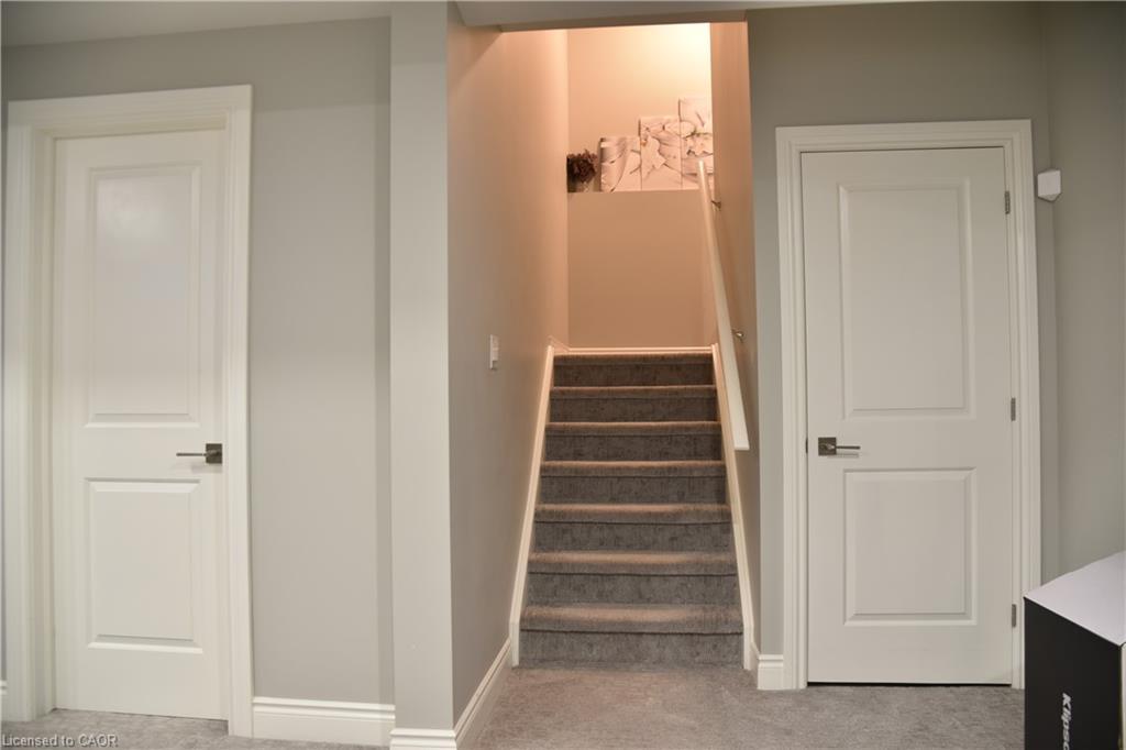 1930 Jim Hebb Way, London, ON - Indoor Photo Showing Other Room